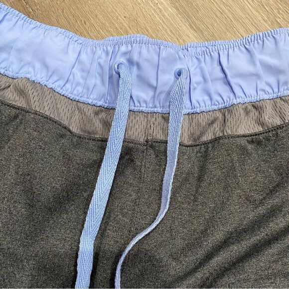 2 FOR $10 Champion Women`s Knit & Woven Shorts Size M - Picture 4 of 5